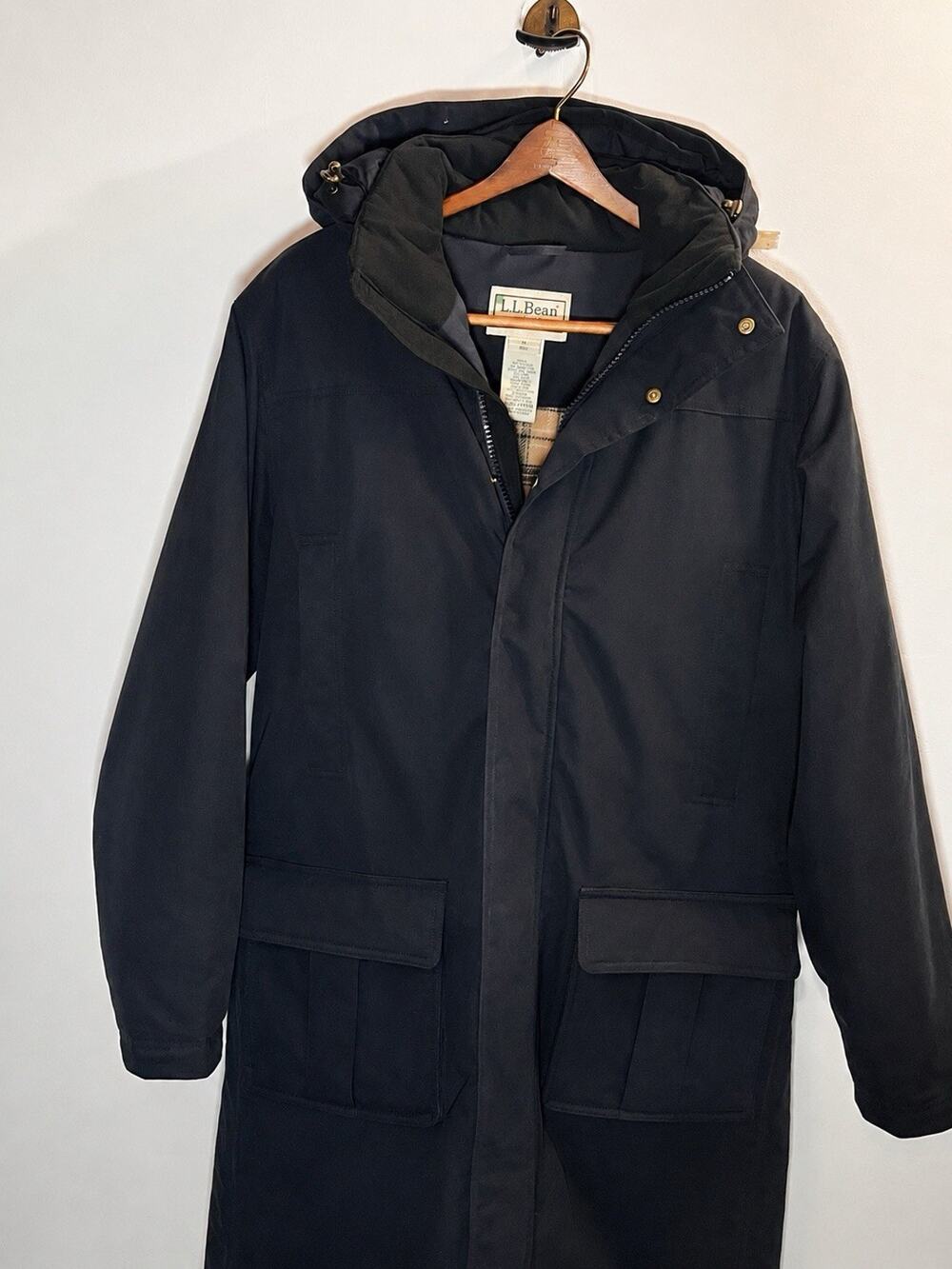L.L.Bean Mens M Regular Black Hooded Insulated Long Parka Coat Full Zip Lined
